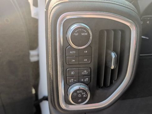 Used 2021 GMC Sierra 1500 SLT AWD/4WD image 18
