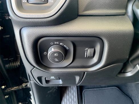 New 2026 RAM 1500 Express image 28