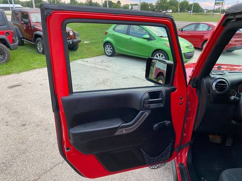 Used 2015 Jeep Wrangler Sport AWD/4WD image 36