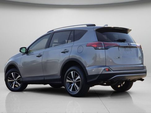 Used 2016 Toyota RAV4 XLE FWD image 18