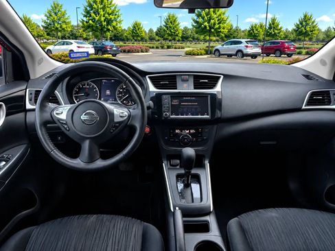 Used 2019 Nissan Sentra SV FWD image 11