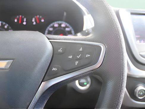 Used 2024 Chevrolet Equinox LS FWD image 24