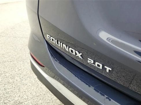 Used 2018 Chevrolet Equinox LT AWD/4WD image 17