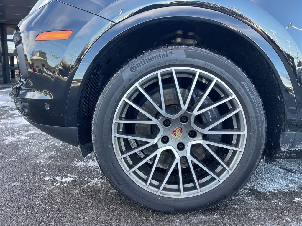 Certified 2023 Porsche Cayenne Platinum Edition AWD/4WD image 13