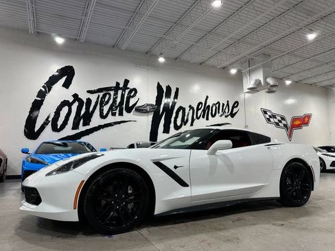Used 2019 Chevrolet Corvette Stingray Coupe w/ Carbon Flash Badge Package RWD image 3
