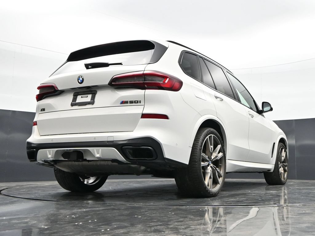 Used 2021 BMW X5 M50i AWD/4WD image 42