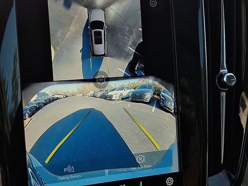 Used 2025 Volvo V60 B5 Cross Country Plus image 19