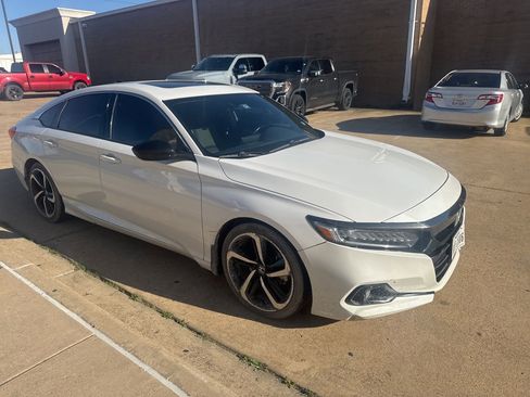 Used 2021 Honda Accord Sport image 3