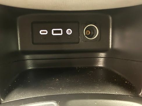 Used 2020 Chevrolet Equinox LS w/ LS Convenience Package FWD image 27