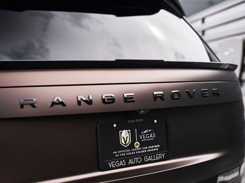 Used 2024 Land Rover Range Rover Long Wheelbase SE image 19