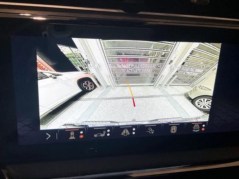 Used 2024 GMC Sierra 1500 AT4 w/ Technology Package image 25