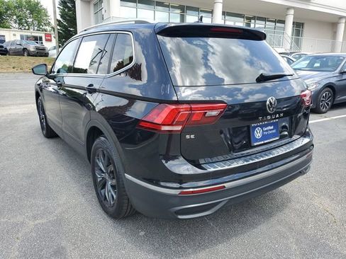 Used 2024 Volkswagen Tiguan SE w/ Panoramic Sunroof Package FWD image 6