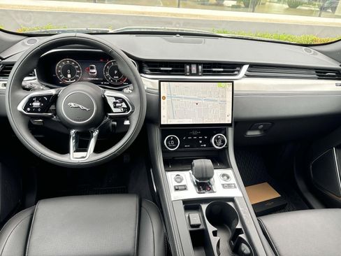 New 2025 Jaguar F-PACE R-Dynamic S image 9