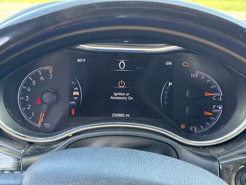 Used 2014 Jeep Grand Cherokee Overland w/ Advanced Technology Group AWD/4WD image 17