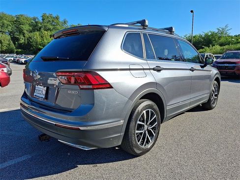 Used 2021 Volkswagen Tiguan SE image 6