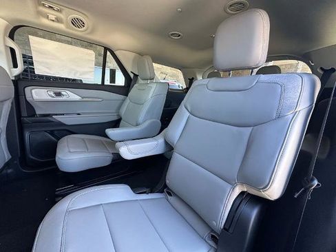 New 2026 Ford Explorer Active w/ Active Comfort Package RWD image 18