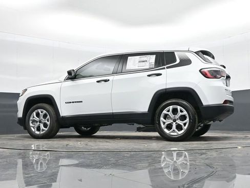 Used 2025 Jeep Compass Sport w/ Mopar Graphics Package AWD/4WD image 37
