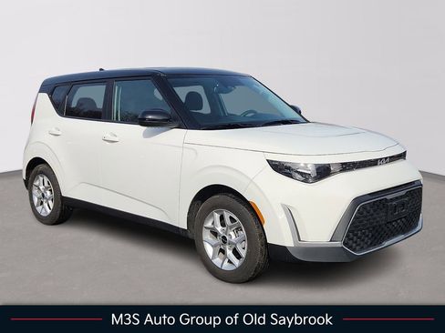 Certified 2025 Kia Soul S image 1