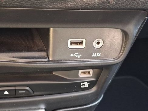 Used 2020 Chrysler Pacifica Touring-L Plus FWD image 29