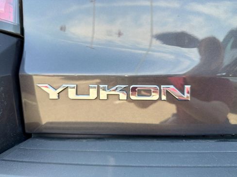 Used 2016 GMC Yukon SLE w/ HD Trailering Package AWD/4WD image 15