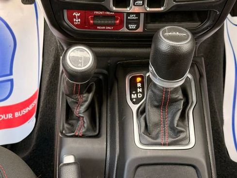 Used 2023 Jeep Gladiator Rubicon w/ Cold Weather Group image 30