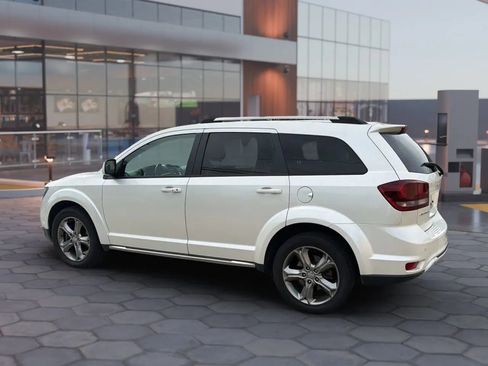 Used 2017 Dodge Journey Crossroad w/ Popular Equipment Group FWD image 8