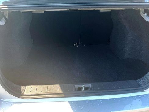 Used 2025 Nissan Versa SV FWD image 4
