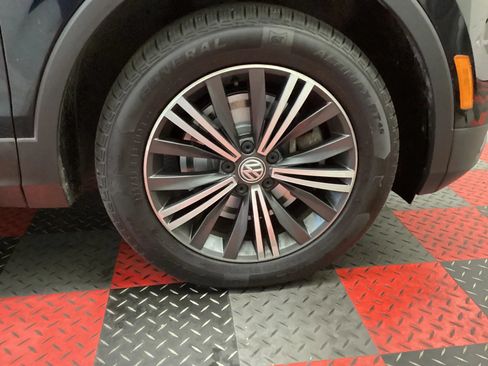 Used 2019 Volkswagen Tiguan SEL AWD/4WD image 25