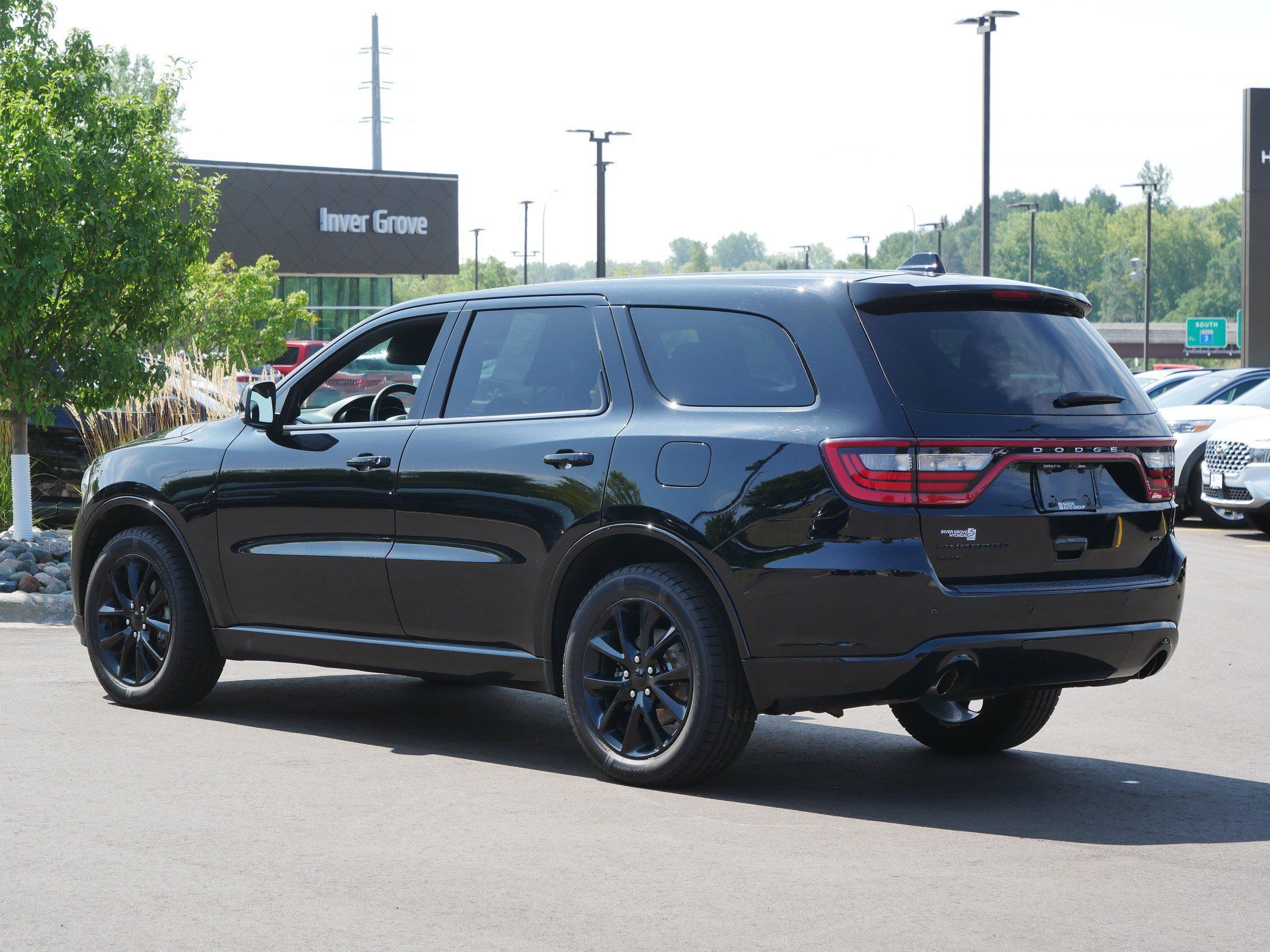 Used 2017 Dodge Durango GT w/ Blacktop Package AWD/4WD image 8