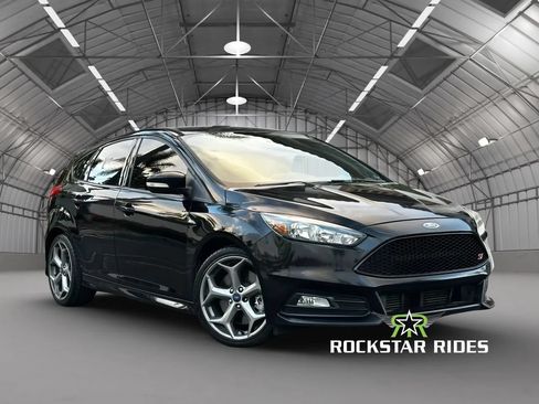 Used 2016 Ford Focus ST FWD image 3
