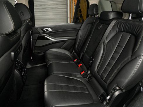 Used 2020 BMW X7 xDrive40i w/ Premium Package image 24