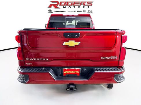 Used 2024 Chevrolet Silverado 2500 High Country w/ Technology Package AWD/4WD image 12