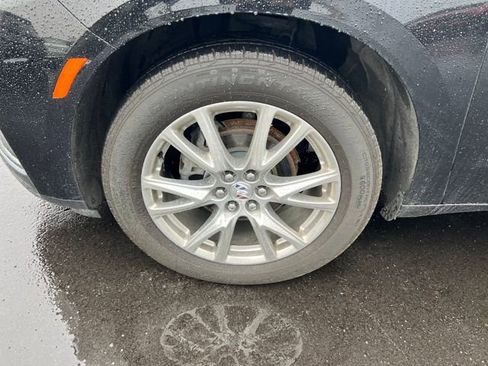 Used 2023 Buick Enclave Premium image 24