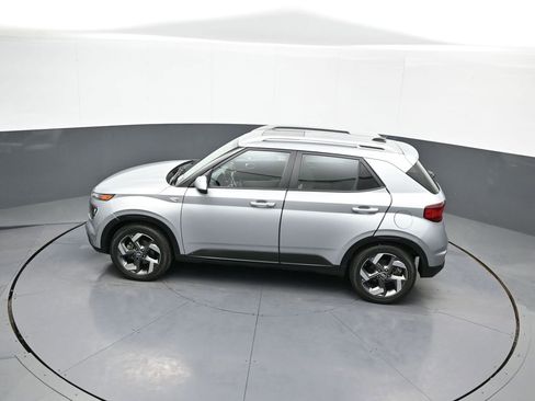 Certified 2021 Hyundai Venue SEL w/ Premium Package image 41