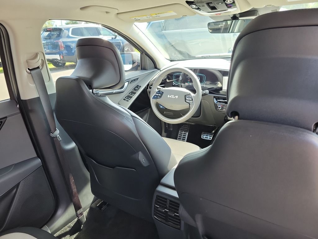 New 2026 Kia Niro SX Touring FWD image 13