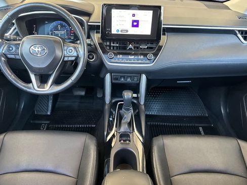 Used 2023 Toyota Corolla Cross XLE w/ Convenience Package FWD image 3