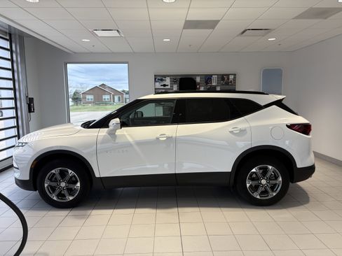 Used 2024 Chevrolet Blazer LT w/ Sound & Technology Package image 2