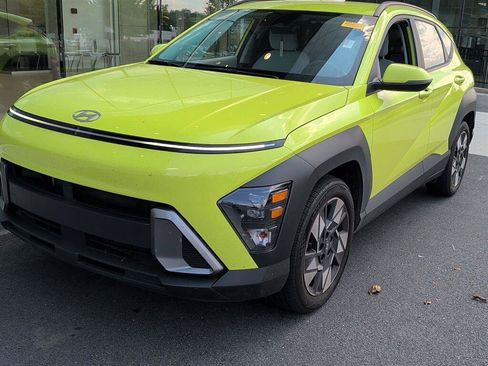 Used 2024 Hyundai Kona SEL w/ Convenience Package FWD image 2