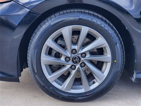 Used 2022 Toyota Camry LE image 8