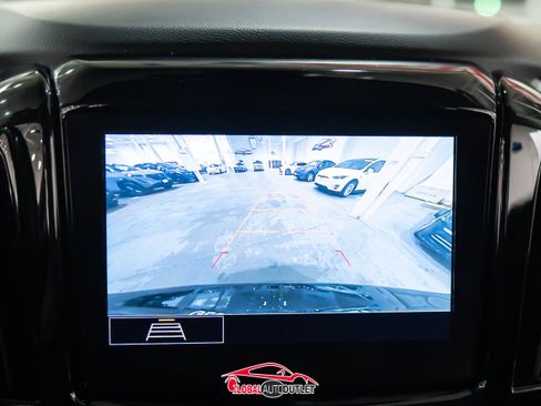 Used 2020 Chevrolet Traverse LT w/ Driver Confidence II Package image 31