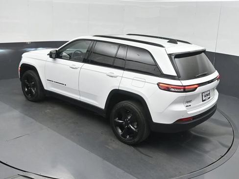 Used 2024 Jeep Grand Cherokee Altitude AWD/4WD image 49