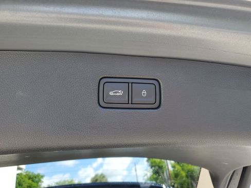 Used 2024 Genesis GV80 3.5T Advanced AWD/4WD image 9