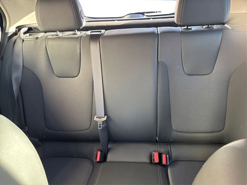 Used 2023 Buick Encore GX Preferred w/ Cold Weather Comfort Package image 20