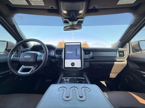 Certified 2024 Ford Expedition King Ranch image 30