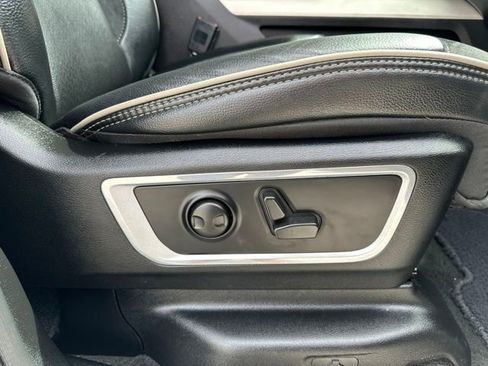 Used 2022 RAM 1500 Laramie AWD/4WD image 47