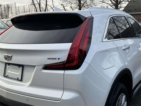 Used 2021 Cadillac XT4 Premium Luxury image 7