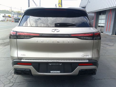 Used 2023 INFINITI QX60 Luxe w/ Performance Audio Package AWD/4WD image 4