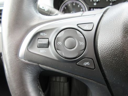 Certified 2019 Buick Enclave Essence FWD image 24