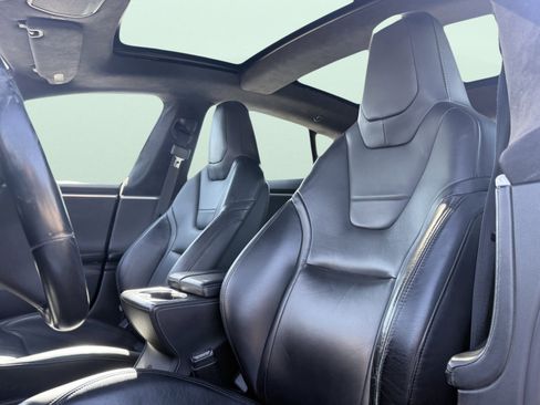 Used 2015 Tesla Model S 70D image 30