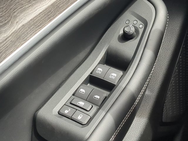 New 2027 Jeep Grand Cherokee Limited RWD image 28